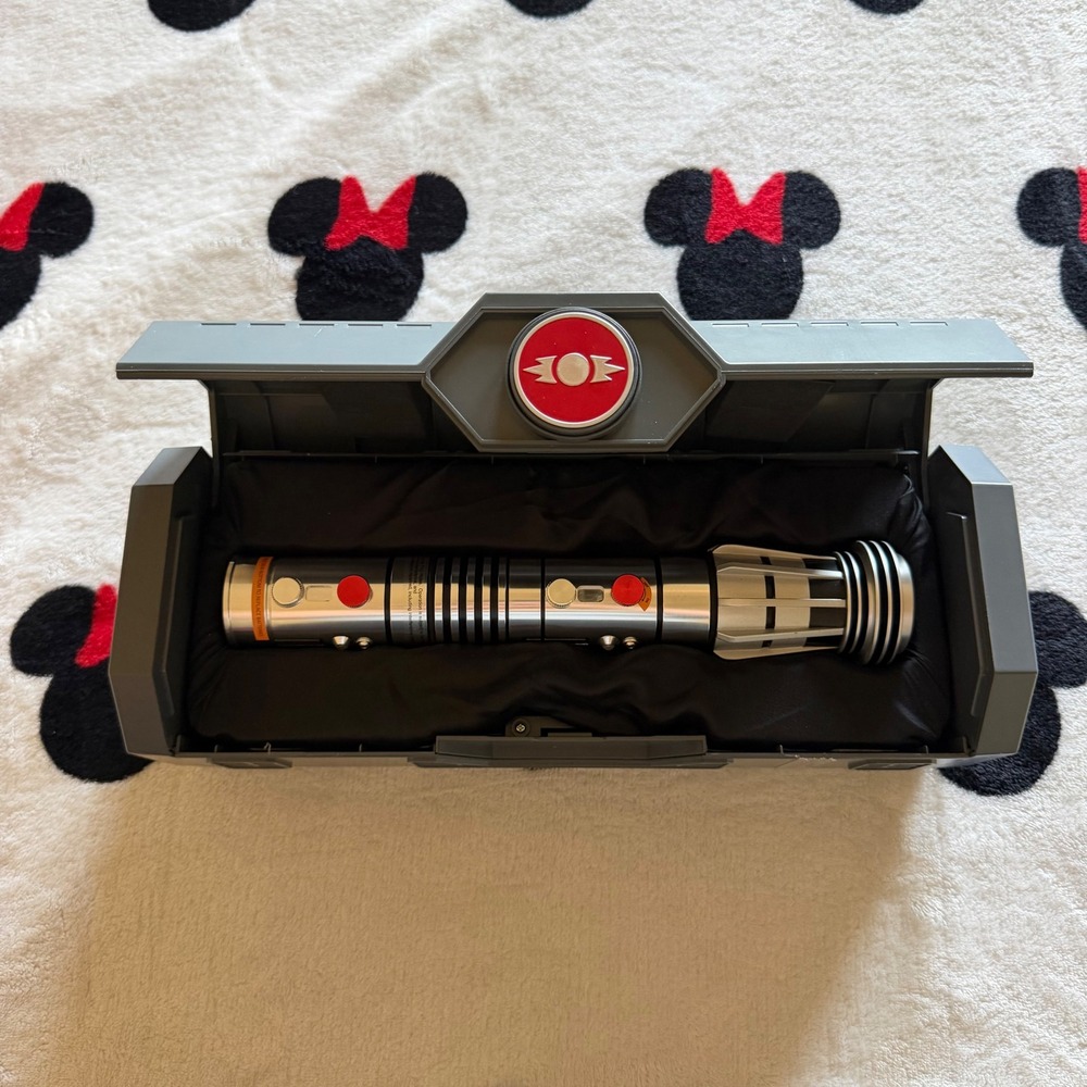 Disney Star Wars Darth Maul Legacy Lightsaber Hilt & Case Galaxy's Edge - AC1604